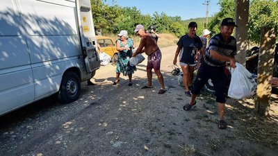Під постійними обстрілами, але з вірою у перемогу: як живуть в Осокорівці на Херсонщині Під постійними обстрілами, але з вірою у перемогу: як живуть в Осокорівці на Херсонщині