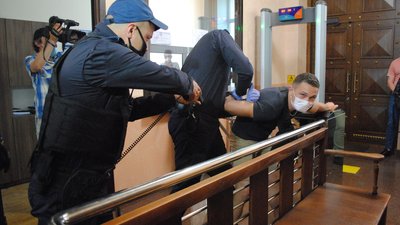 У Рівному відпрацювали захоплення суду, для навчань перекривали вулицю У Рівному відпрацювали захоплення суду, для навчань перекривали вулицю