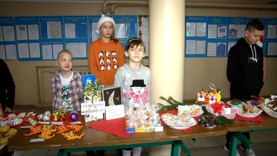 У спецшколі №2 Житомира провели благодійний ярмарок, аби зібрати кошти на реабілітацію дітей У спецшколі №2 Житомира провели благодійний ярмарок, аби зібрати кошти на реабілітацію дітей