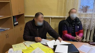 19 підроблених COVID-сертифікатів виявили у працівників шкіл та садочка на Закарпатті 19 підроблених COVID-сертифікатів виявили у працівників шкіл та садочка на Закарпатті