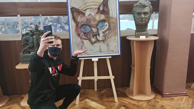 15 кропивничан приєдналися до міжнародної акції "Селфі у музеї"