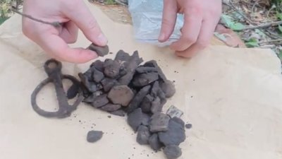 Стародавні артефакти, які знайшли археологи на місці робіт поблизу Ялівщини