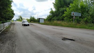 Вимагають ремонту: на Львівщині люди перекрили дорогу Червоноград-Рава-Руська Вимагають ремонту: на Львівщині люди перекрили дорогу Червоноград-Рава-Руська