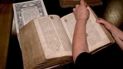 440 років Острозькій Біблії: що відомо про восьму друковану книгу в Україні 440 років Острозькій Біблії: що відомо про восьму друковану книгу в Україні