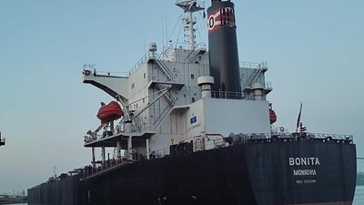 З портів Одещини вийшов найбільший караван. П'ять суден везуть 110 тисяч тонн збіжжя