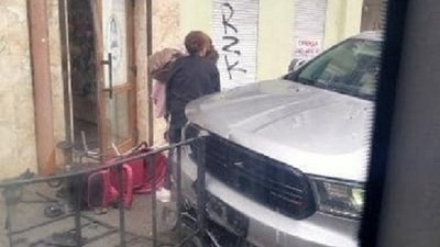 У Львові нетверезий водій збив на тротуарі жінку з дитиною У Львові нетверезий водій збив на тротуарі жінку з дитиною