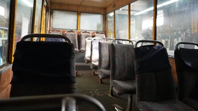 У Сумах поранена пасажирка громадського транспорту під час атаки російських БпЛА