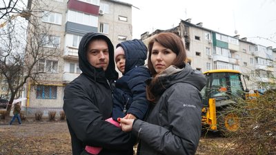 "В нас зламався дім". Історія родини Назаревських, яка з маленькою дитиною пережила атаку російського "Шахеда" у Сумах