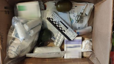 На Рівненщині волонтери знайшли гранати у коробці з гуманітарною допомогою