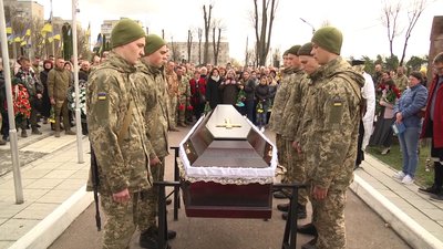 У Житомирі попрощалися з військовослужбовцем десантно-штурмових військ України Степаном Гетманенком