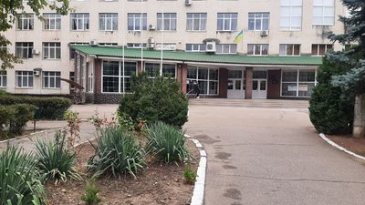 Виші у Херсоні перейшли на дистанційне навчання. Крім одного
