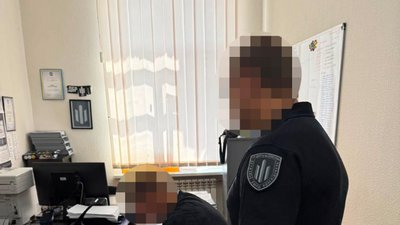 У Полтаві поліцейському повідомили про підозру через побиття чоловіка 