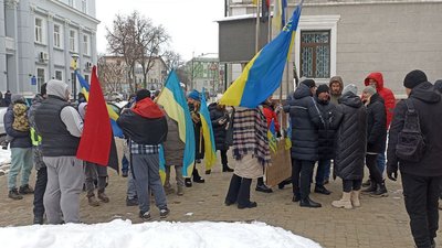 Під стінами Тернопільської міськради в Тернополі Під стінами Тернопільської міськради в Тернополі