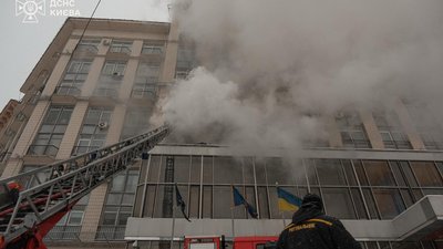 Пожежа в готелі "Дніпро" у Києві