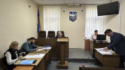 Суд щодо зловживаннь директорки лікарні