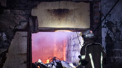 Троє людей постраждали внаслідок нічної атаки РФ на Шевченківський район Харкова