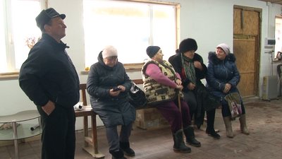 Немає ні лікарні, ні аптеки: мобільна бригада лікарів працює в одному з сіл Черкащини