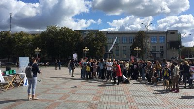 "М'ясо – вбивство": у Рівному проходить Марш за права тварин "М'ясо – вбивство": у Рівному проходить Марш за права тварин