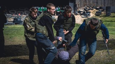 У Маріуполі окупанти набирають "добровольчу дружину" з молоді — радник мера