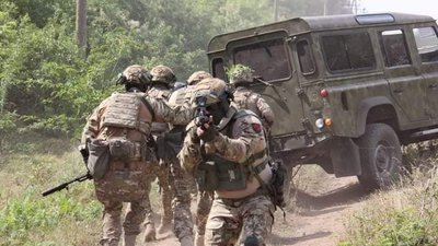 Морські піхотинці з одеської бригади тренуються запобігати диверсіям Морські піхотинці з одеської бригади тренуються запобігати диверсіям