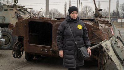 "Витягуємо одна одну з депресії". Історії жінок, які втратили на війні синів та чоловіків "Витягуємо одна одну з депресії". Історії жінок, які втратили на війні синів та чоловіків