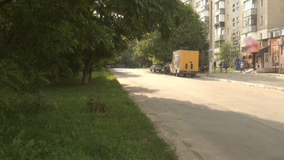 Вибух стався на вулиці Розвадовського, поблизу магазину, де продають пиво. ФІото: Суспільне Поділля. Вибух стався на вулиці Розвадовського, поблизу магазину, де продають пиво. ФІото: Суспільне Поділля.