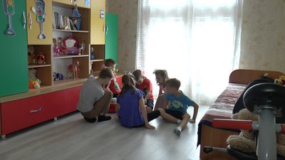 На Полтавщині родина взяла на виховання 11 дітей