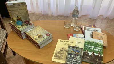 У Херсоні Вахтанг Кіпіані презентував свою книгу "Справа Василя Стуса" У Херсоні Вахтанг Кіпіані презентував свою книгу "Справа Василя Стуса"