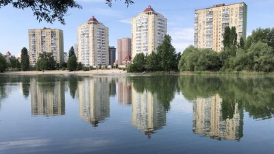 Озеро Біле в Києві: фахівці КП Плесо взяли аналіз води на відповідність санітарним нормам