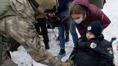 Сашко та Софійка з Міста добра. До двох дітей з Чернівців приїхали лікарі з Києва, аби прооперувати Сашко та Софійка з Міста добра. До двох дітей з Чернівців приїхали лікарі з Києва, аби прооперувати