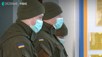 Силовики біля лікарень, результати тестів лікарів: нове про COVID-19 на Рівненщині