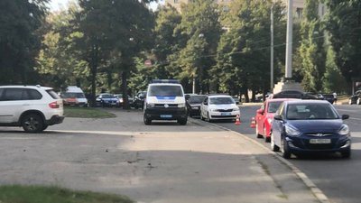 В кафе у центрі Харкова знайшли мертвим чоловіка з вогнепальним пораненням: попередньо — самогубство