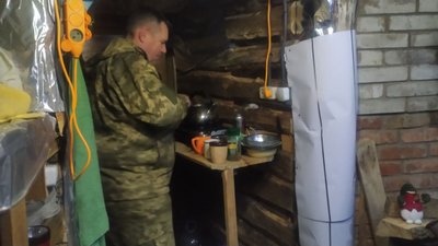 Різдво в бліндажі. Як сумські бійці відзначають новорічні свята