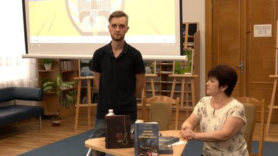 "Піаніст" Майдану презентував у Франківську книги про Іловайськ і полон у бойовиків