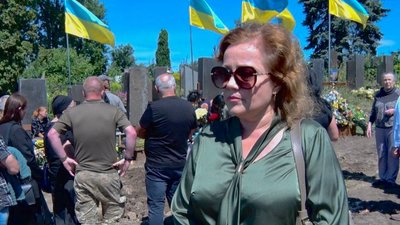 Наталя Фоменко, однокласниця бійця Дмитра Петрова Наталя Фоменко, однокласниця бійця Дмитра Петрова