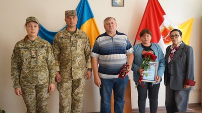 Батькам загиблого прикордонника Євгенія Ткачука передали орден «За мужність» III ступеня