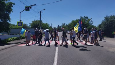 Жителі Хотина знову перекрили дорогу через зміни до адмінподілу Чернівецької області