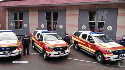На Житомирщині рятувальники отримали 4 нові рятувальні автомобілі
