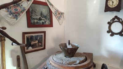 На Тернопільщині родина створила музей старожитностей На Тернопільщині родина створила музей старожитностей