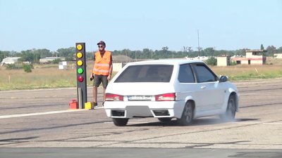 У херсонському аеропорту відбулись автоперегони У херсонському аеропорту відбулись автоперегони