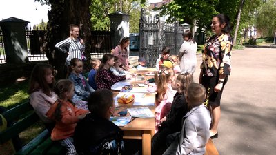 "Міста України": у Рівному в музеї організували виставку малюнків дітей-переселенців "Міста України": у Рівному в музеї організували виставку малюнків дітей-переселенців
