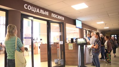 Внутрішньо переміщені особи можуть отримати у Житомирі транспортну картку, яка допоможе їздити містом дешевше Внутрішньо переміщені особи можуть отримати у Житомирі транспортну картку, яка допоможе їздити містом дешевше