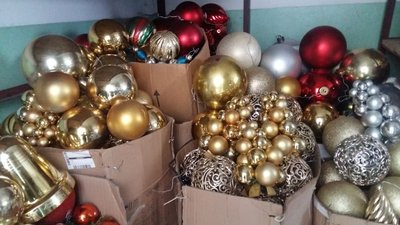 Де і як зберігають новорічні кулі та гірлянди для луцьких ялинок