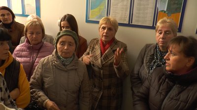 Через відсутність директора колектив ліцею на Франківщині місяць працював без зарплати Через відсутність директора колектив ліцею на Франківщині місяць працював без зарплати