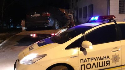 "Викликали підмогу": на Одещині копи затримали підсудного під час обшуків в гральному закладі "Викликали підмогу": на Одещині копи затримали підсудного під час обшуків в гральному закладі