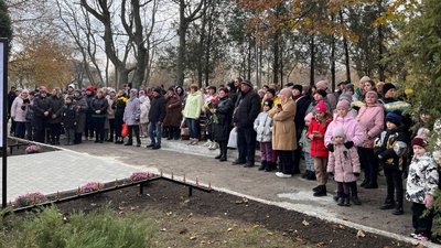Загинули, захищаючи Україну. У селі Панчеве на Кіровоградщині відкрили Алею Слави у пам'ять про захисників Загинули, захищаючи Україну. У селі Панчеве на Кіровоградщині відкрили Алею Слави у пам'ять про захисників