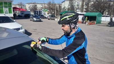 Про дотримання дистанції між автомобілем і велосипедом нагадали у Кропивницькому