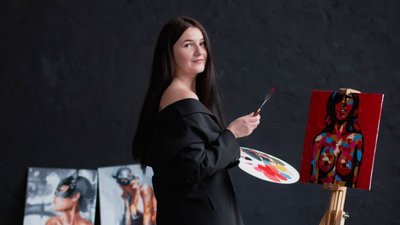 Картина в обмін на допомогу ЗСУ. Миколаївська художниця влаштувала благодійний аукціон