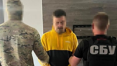 Жителя Полтави підозрюють у корегуванні ударів на Харківщині