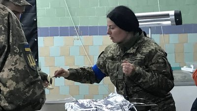 Шість кілограмів амуніції без бронежилета: як одеські військовослужбовиці захищають місто. ВІДЕО Шість кілограмів амуніції без бронежилета: як одеські військовослужбовиці захищають місто. ВІДЕО